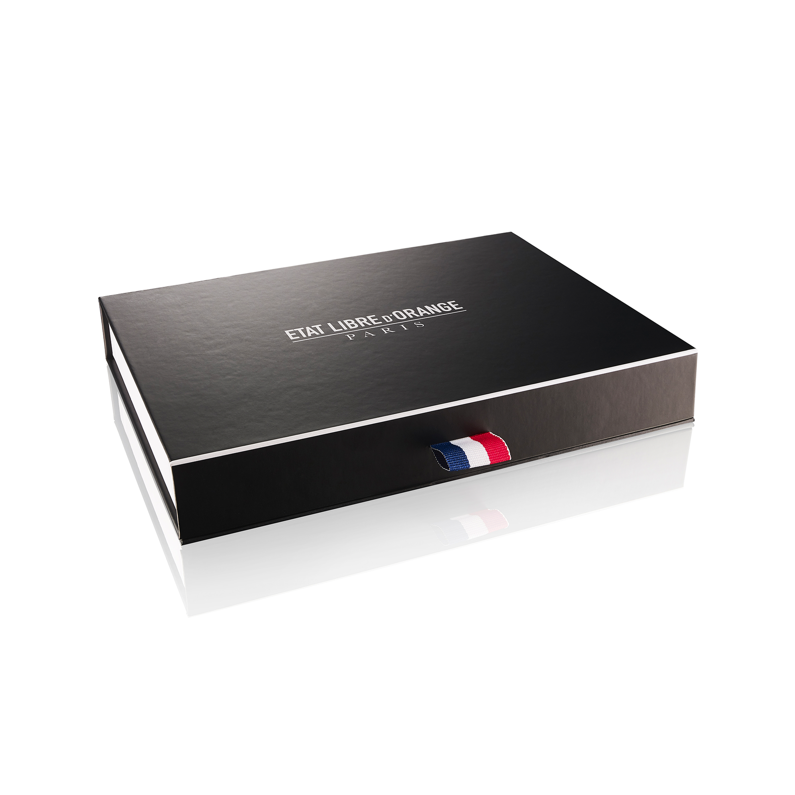 Mesure Tds Du Ph-mètre électronique De L'eau Dans Un Verre D'eau Mesure Tds Du Ph-mètre électronique De L'eau Dans Un Verre D'eau